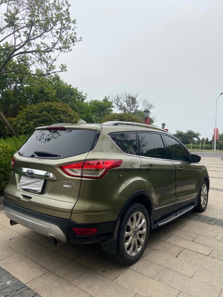 青岛13年福特翼虎7