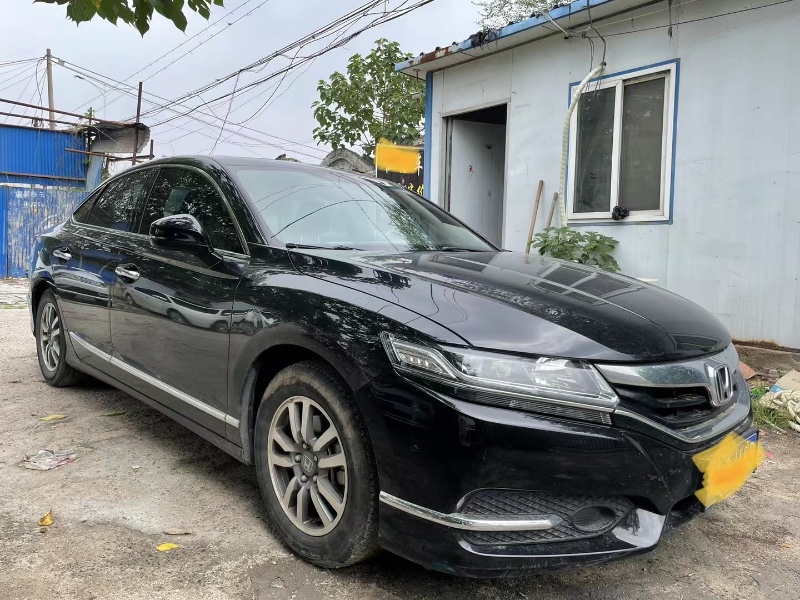 青岛17年本田思铂睿5