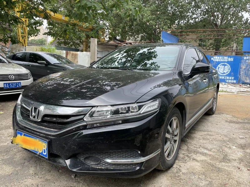 青岛17年本田思铂睿6