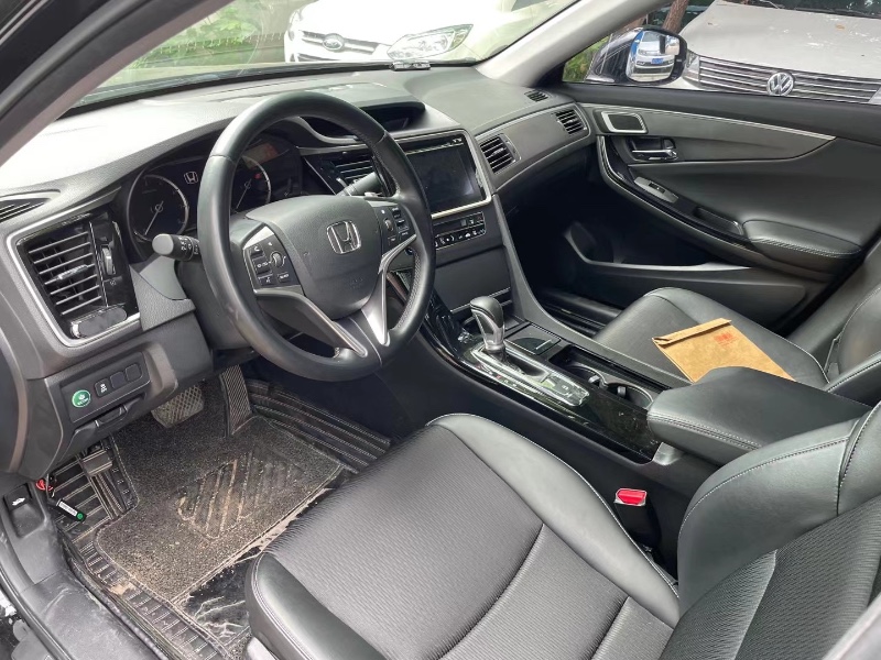 青岛17年本田思铂睿1