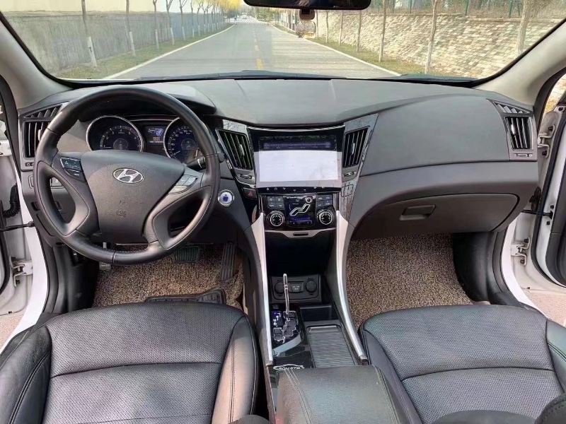 潍坊14年现代索纳塔八1