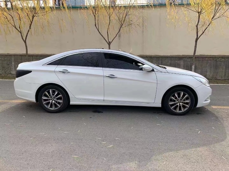 潍坊14年现代索纳塔八6