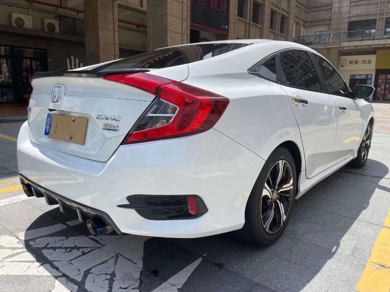 佛山17年本田思域2