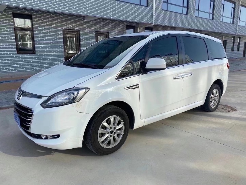 榆林17年納智捷大7 MPV3