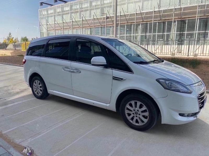 榆林17年納智捷大7 MPV2