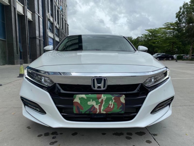 东莞18年本田雅阁1