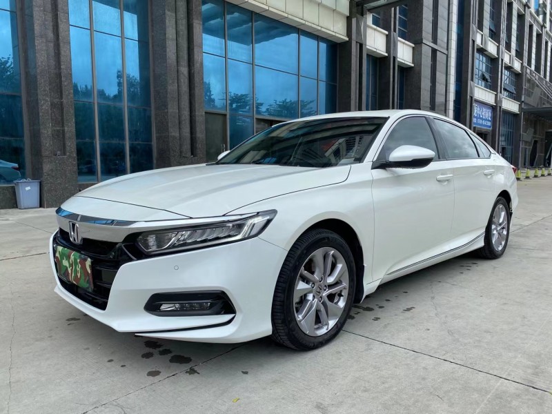 东莞18年本田雅阁3