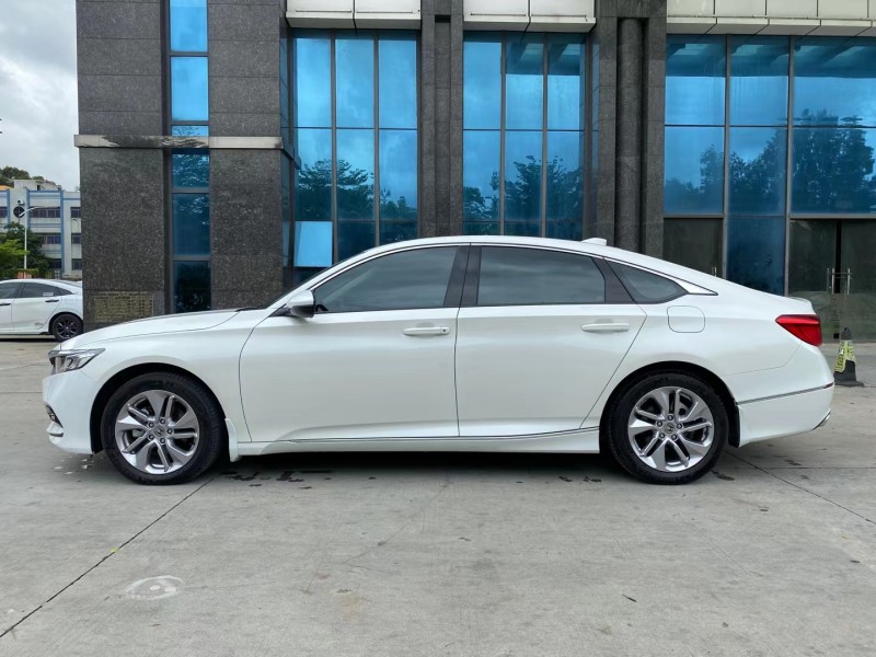 东莞18年本田雅阁4