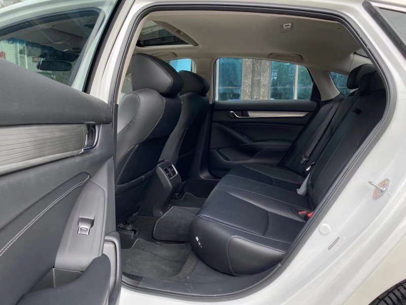 东莞18年本田雅阁7