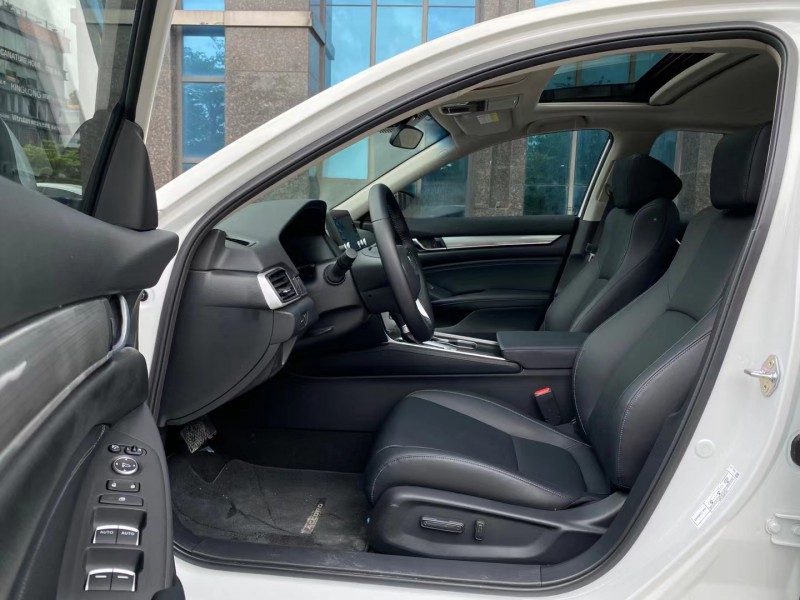 东莞18年本田雅阁8