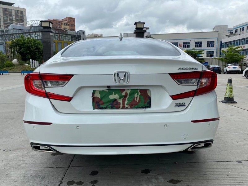 东莞18年本田雅阁9