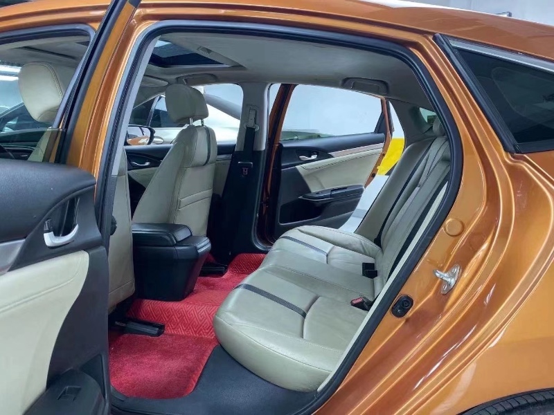 成都17年本田思域6