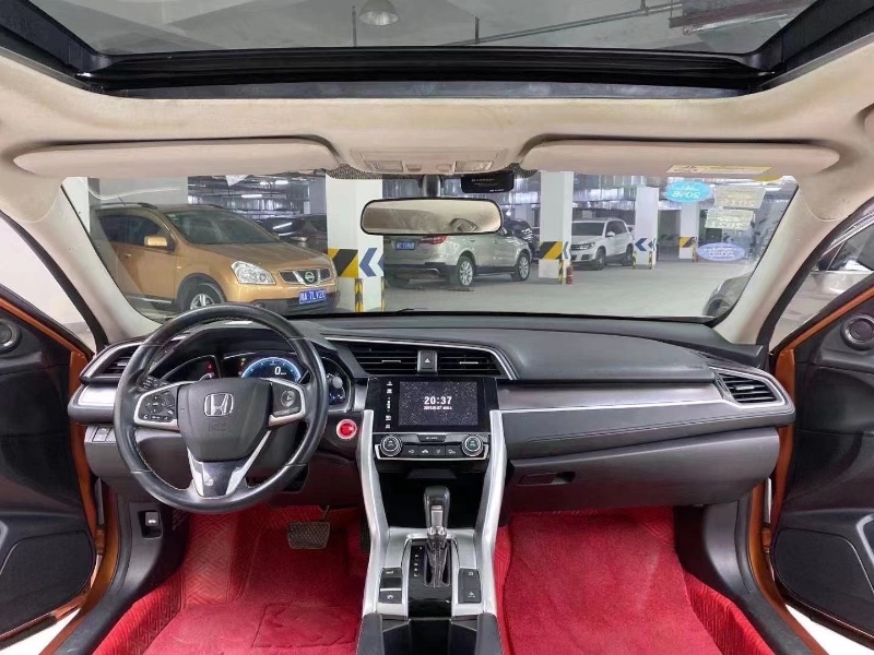 成都17年本田思域5