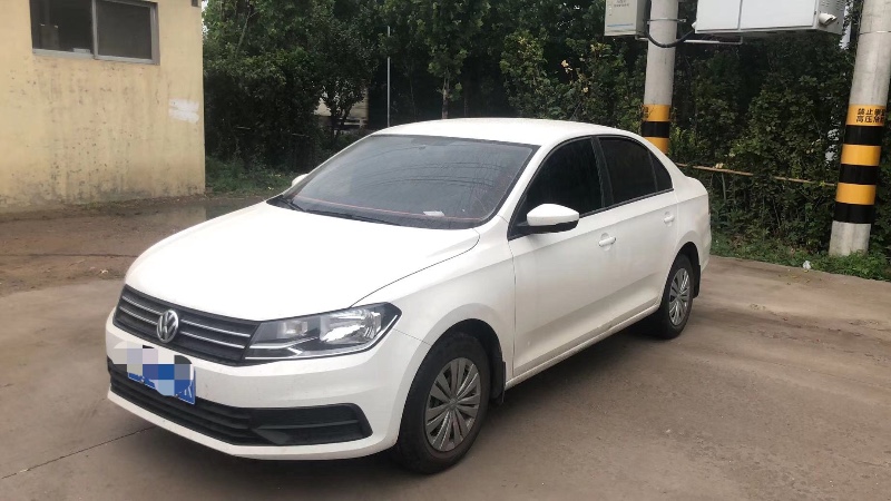 青岛20年大众桑塔纳4