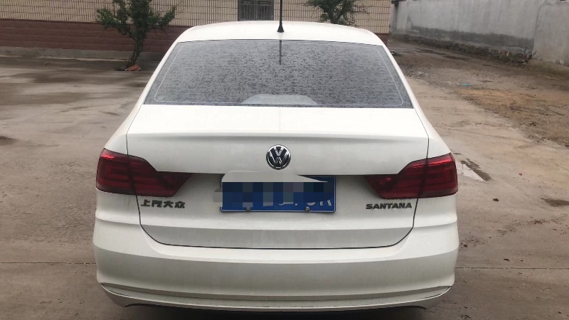 青岛20年大众桑塔纳3