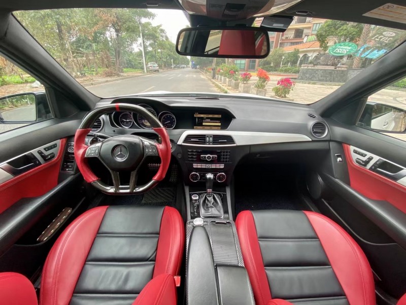 广州12年奔驰AMG C639