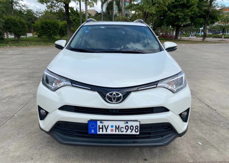 广州17年丰田RAV41