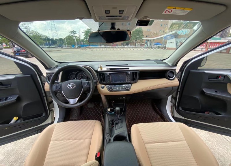 广州17年丰田RAV46