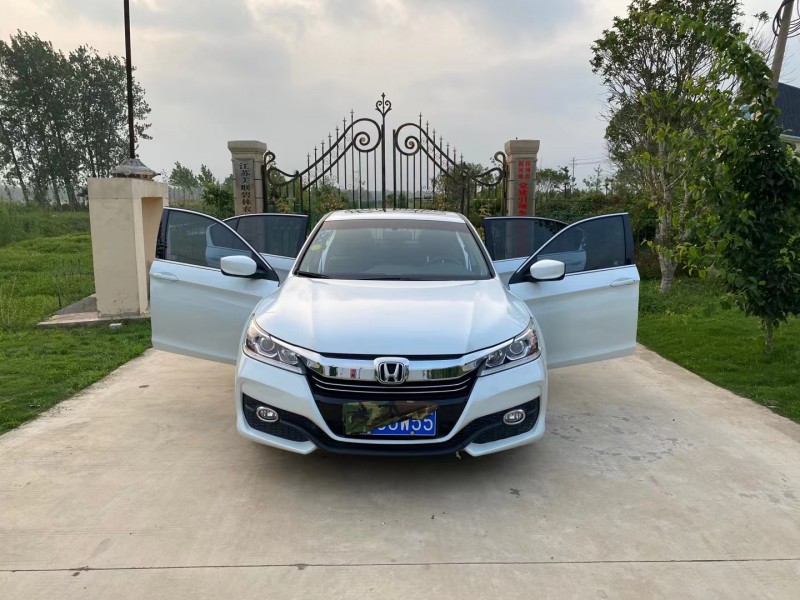 徐州17年本田雅阁8
