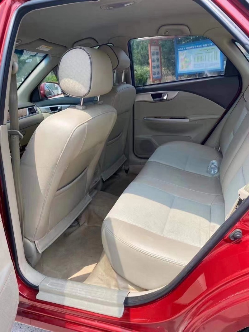 济宁16年别克君越4