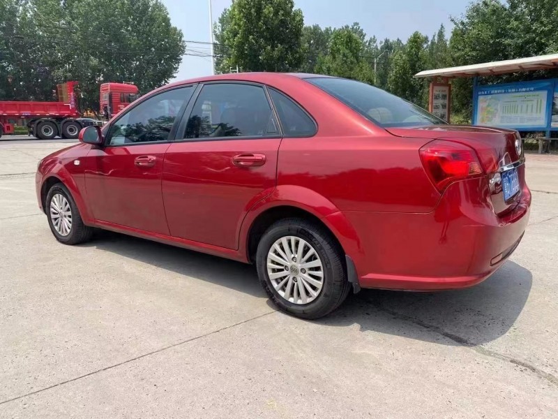 济宁16年别克君越7