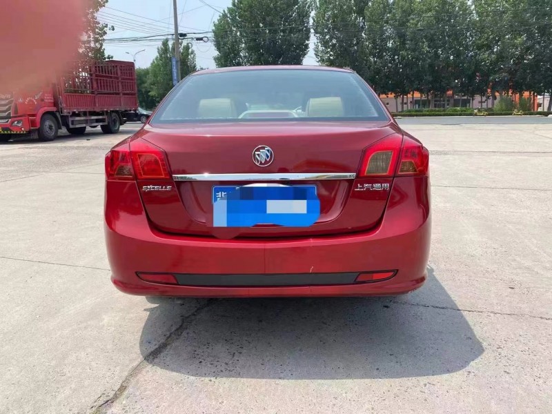 济宁16年别克君越8