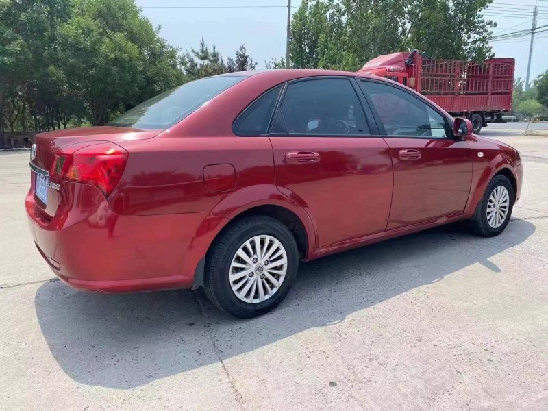 济宁16年别克君越9