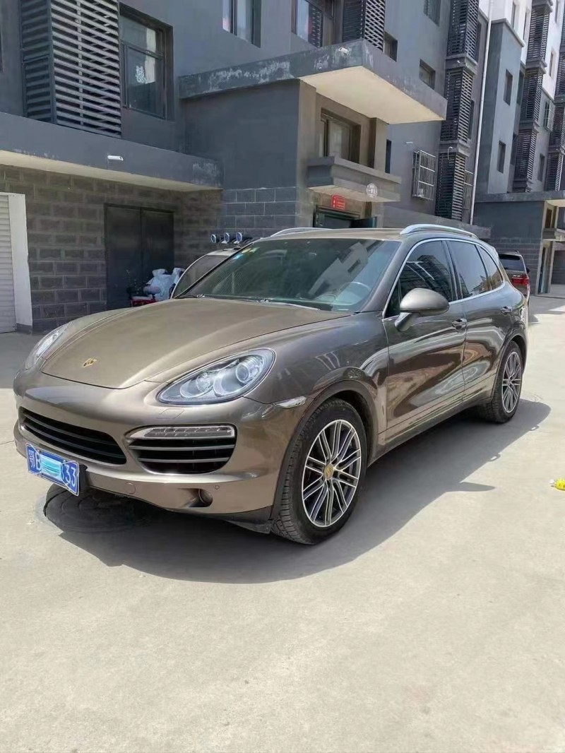 武汉12年保时捷卡宴2