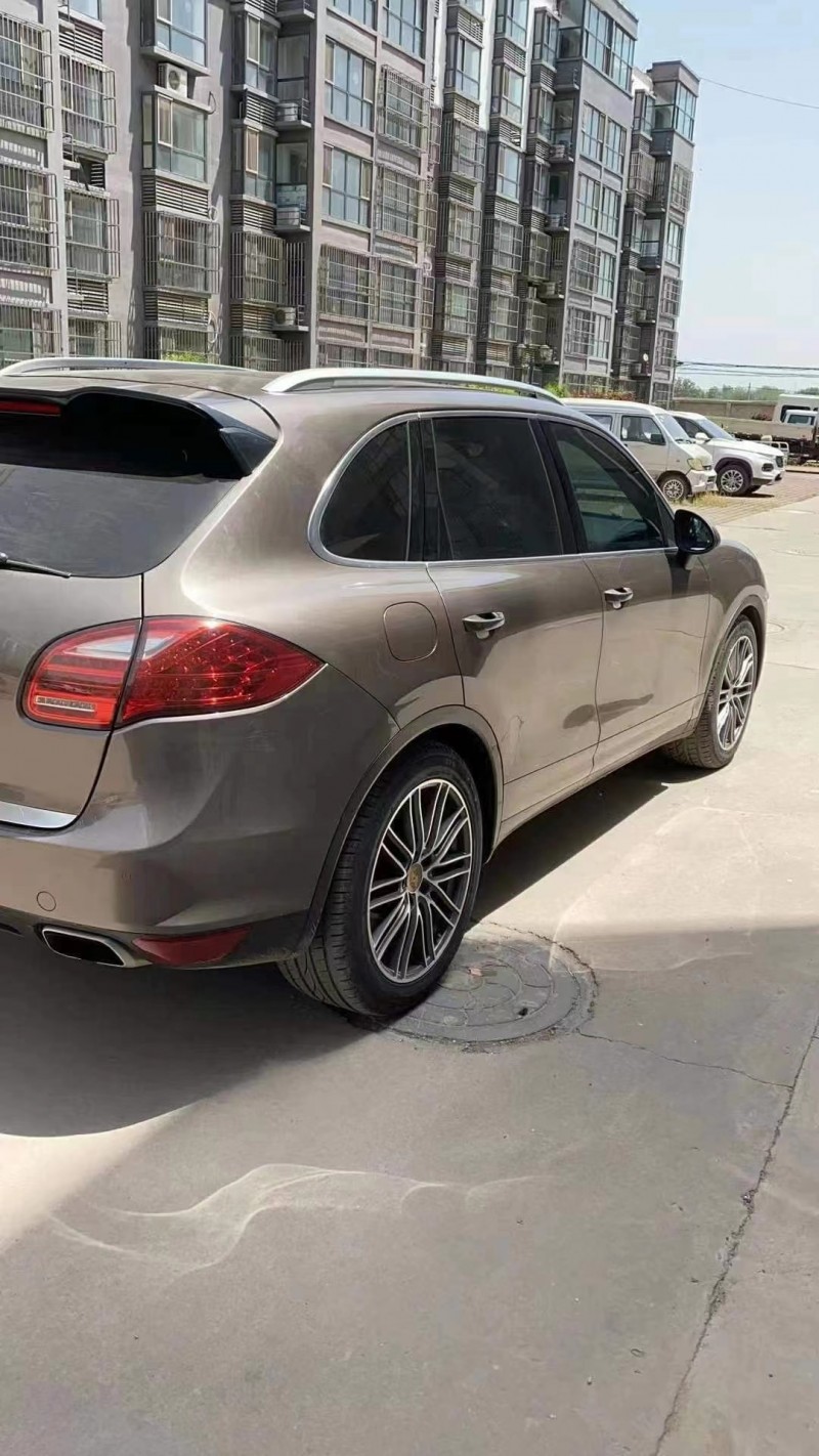 武汉12年保时捷卡宴8