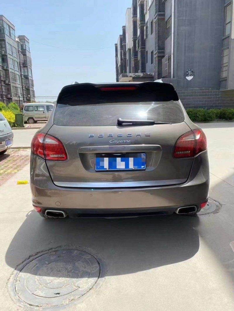 武汉12年保时捷卡宴9