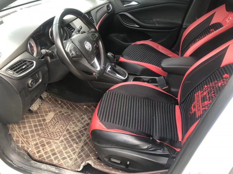 济宁16年别克威朗4