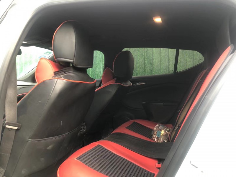 济宁16年别克威朗6