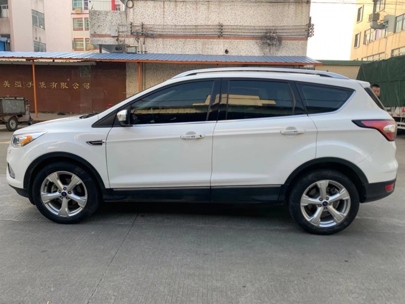 中山19年福特翼虎3