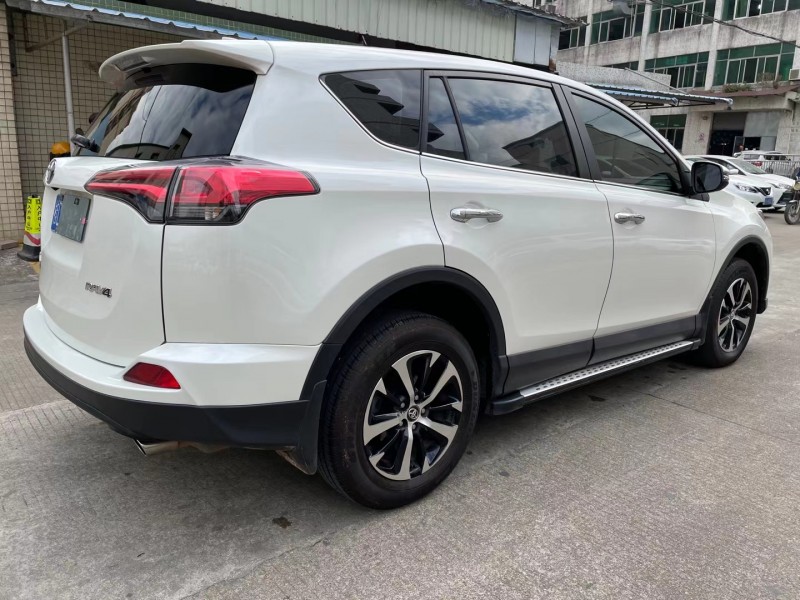 广州19年丰田RAV43
