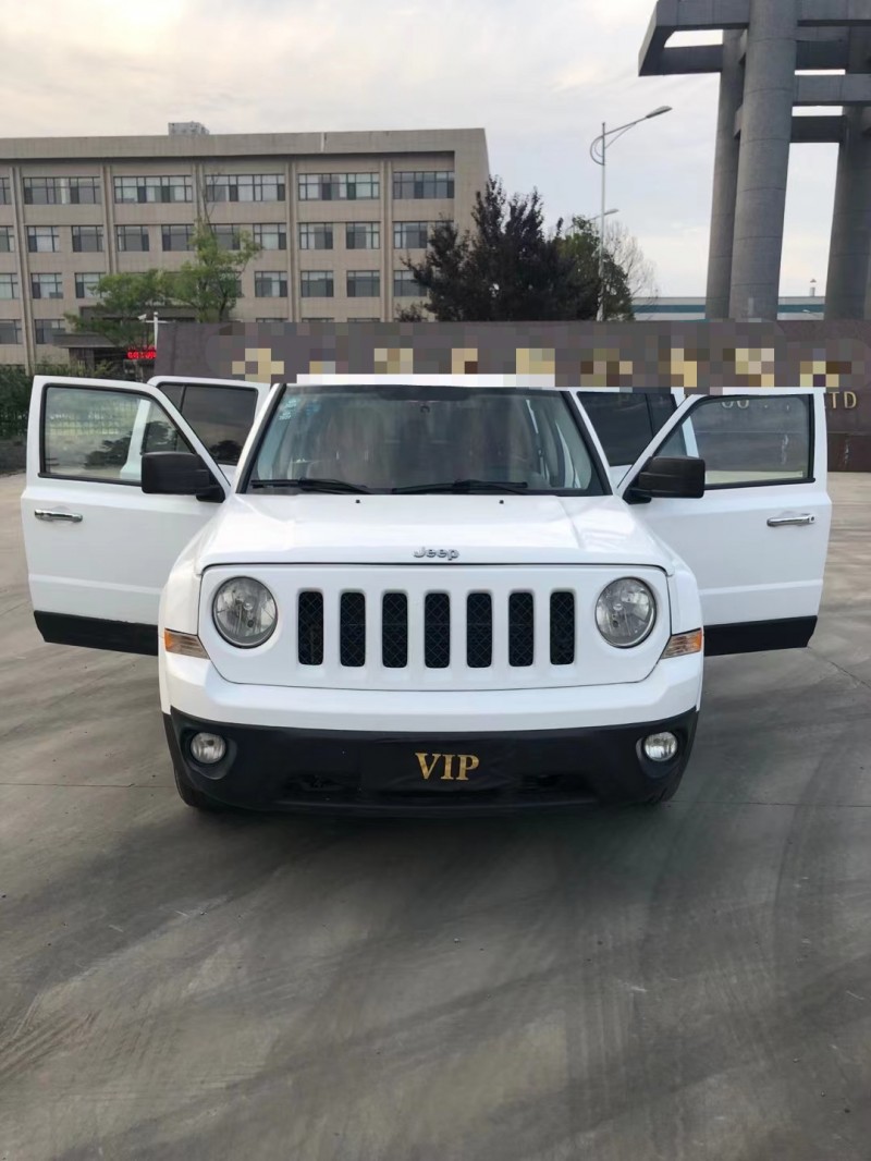 徐州12年Jeep自由客1