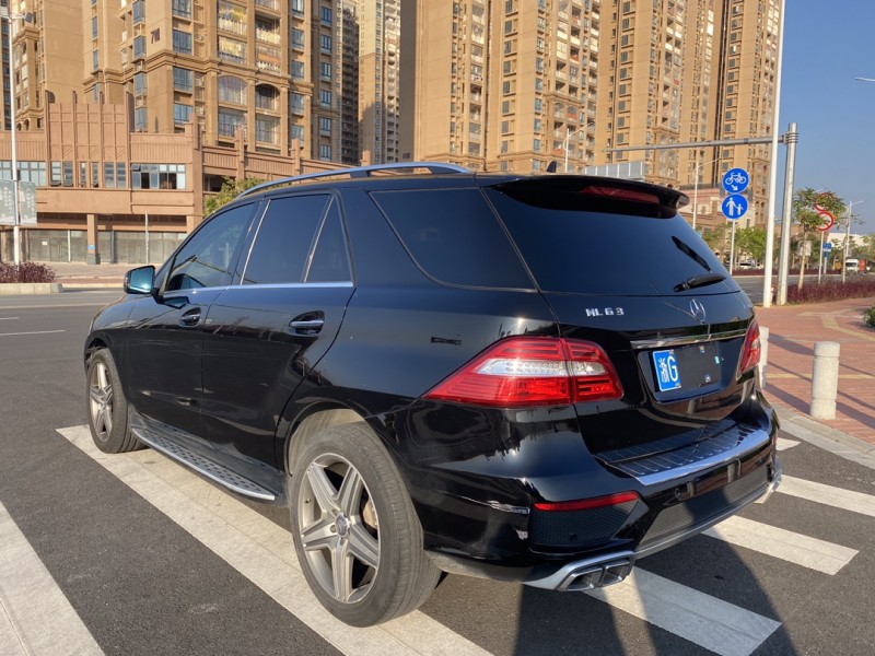 广州13年奔驰ML6