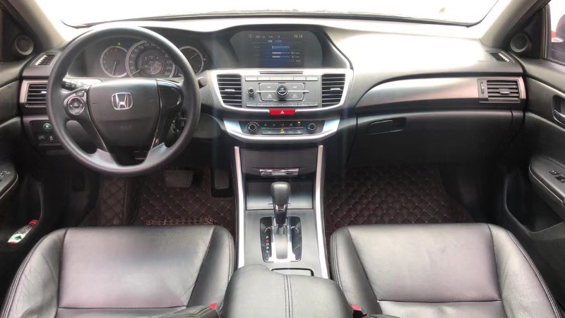 青岛15年本田雅阁2