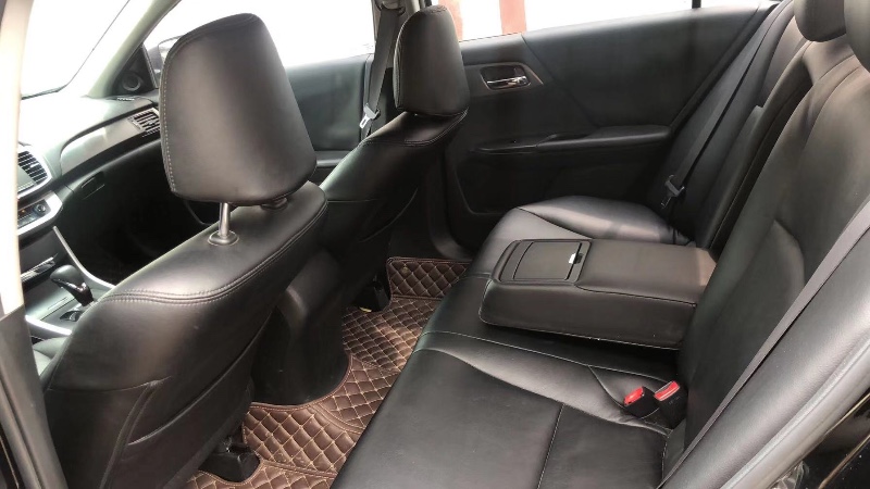 青岛15年本田雅阁1