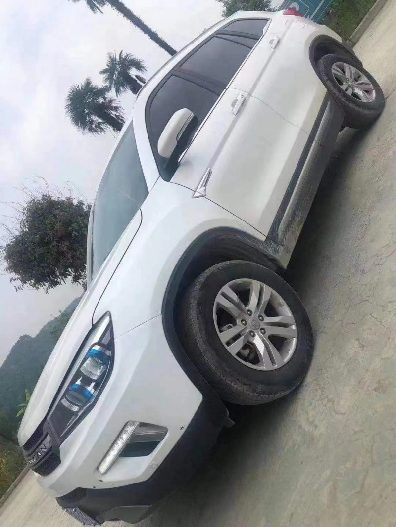 綿陽17年長安汽車CS758