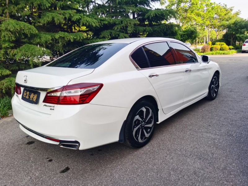 青岛16年本田雅阁6