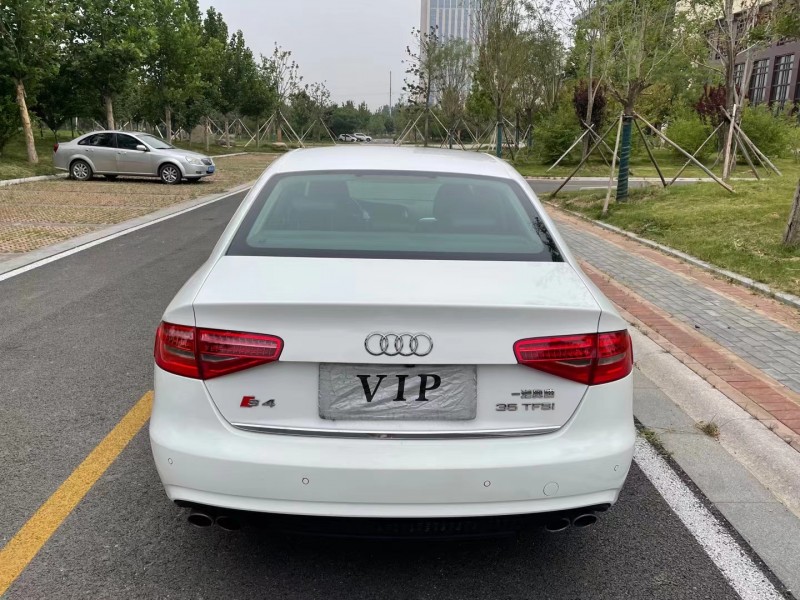 济宁15年奥迪A4L9