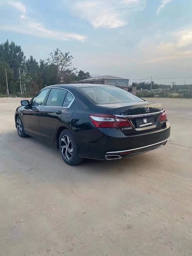 保定17年本田雅阁2
