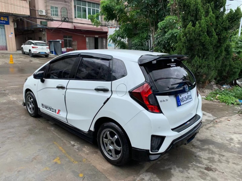 广州16年本田飞度4