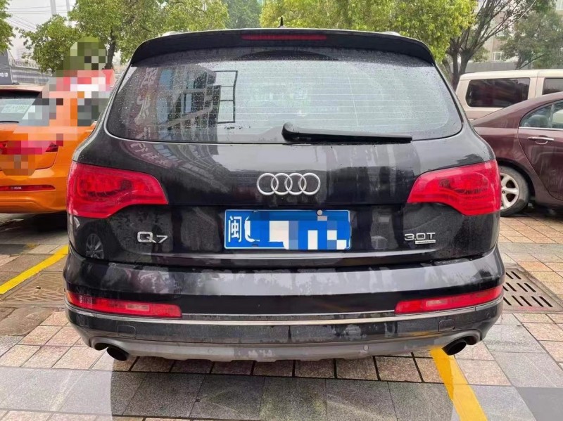 寧德10年奧迪Q76