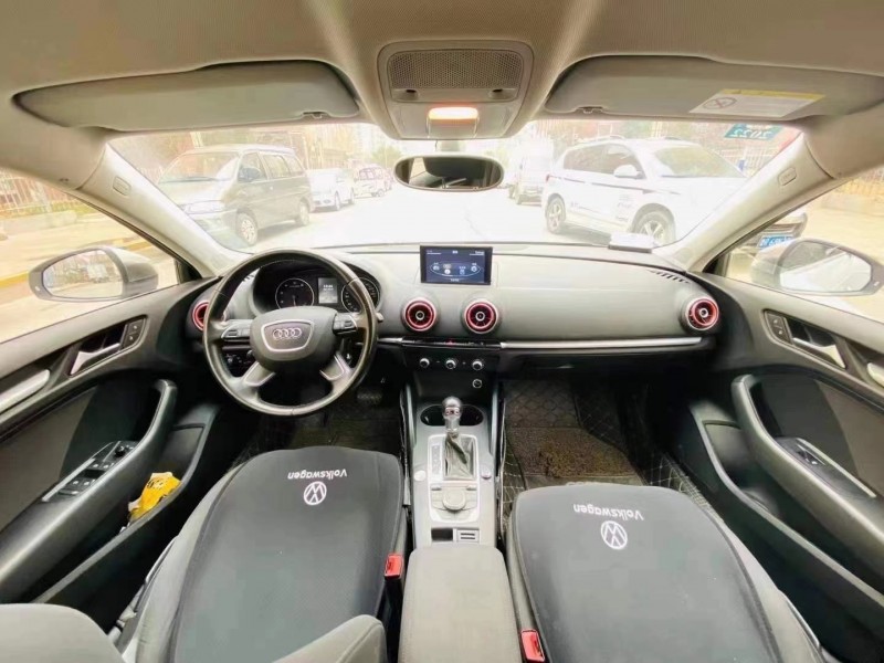 济宁16年奥迪A33