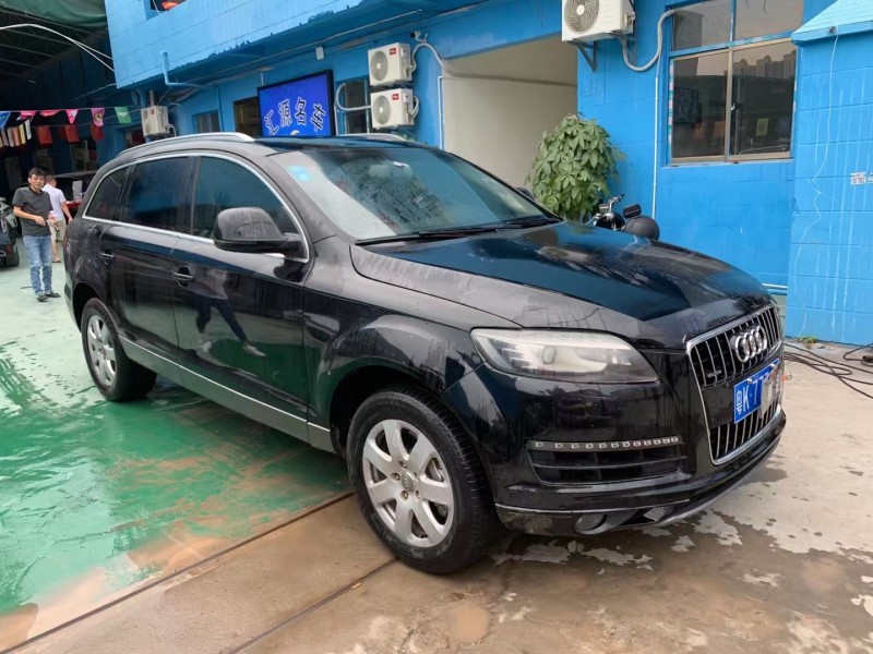 广州10年奥迪Q76