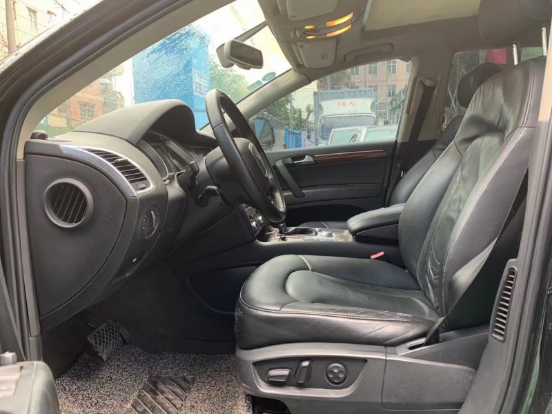 广州10年奥迪Q74