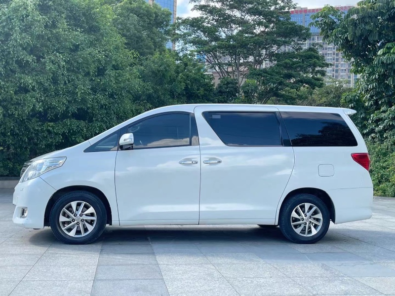 深圳13年丰田埃尔法6