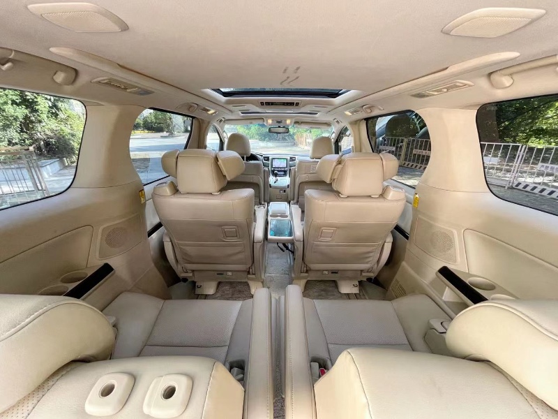 深圳13年丰田埃尔法3