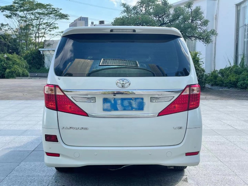 深圳13年丰田埃尔法1